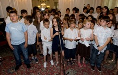 Clôture officielle de l'année scolaire. Cliquez pour voir plus de photos.